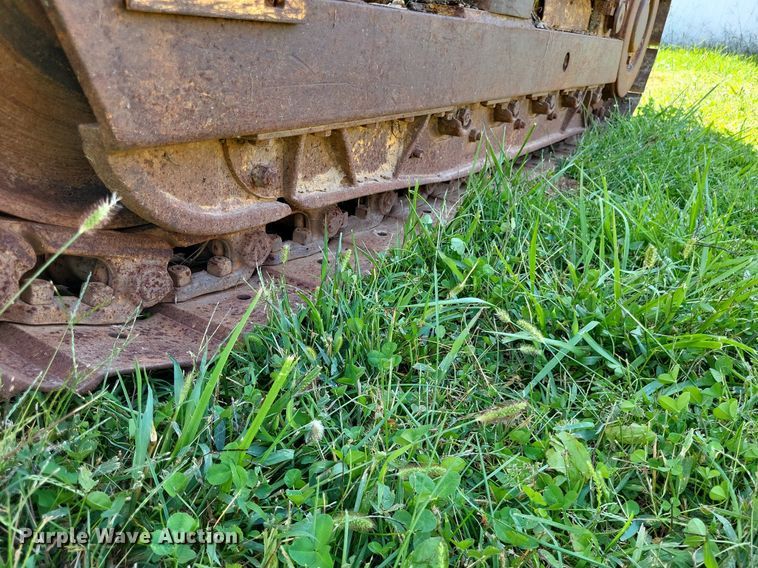 image for item DP5264 1985 John Deere 455E  track loader