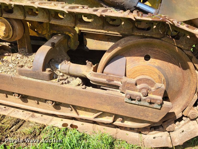 image for item DP5264 1985 John Deere 455E  track loader