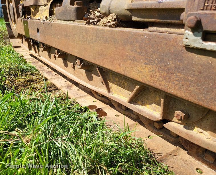 image for item DP5264 1985 John Deere 455E  track loader