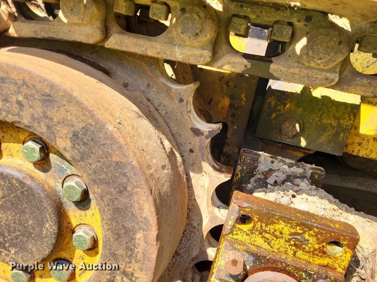 image for item DP5264 1985 John Deere 455E  track loader