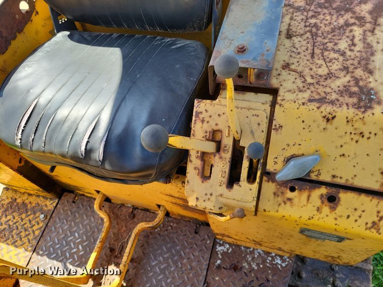 image for item DP5264 1985 John Deere 455E  track loader