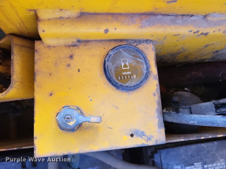 image for item DP5264 1985 John Deere 455E  track loader