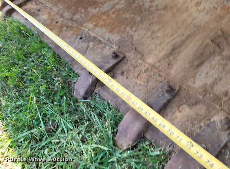 image for item DP5264 1985 John Deere 455E  track loader