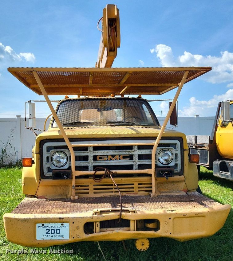 image for item DP5265 1982 GMC C6000  bucket truck