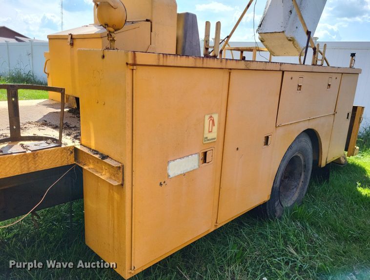 image for item DP5265 1982 GMC C6000  bucket truck