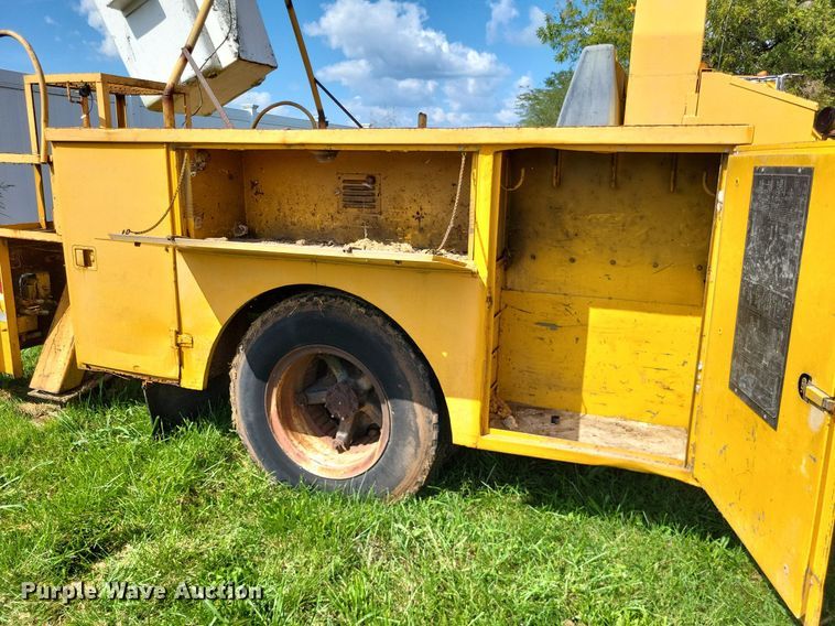 image for item DP5265 1982 GMC C6000  bucket truck