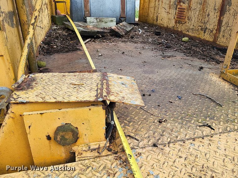 image for item DP5265 1982 GMC C6000  bucket truck