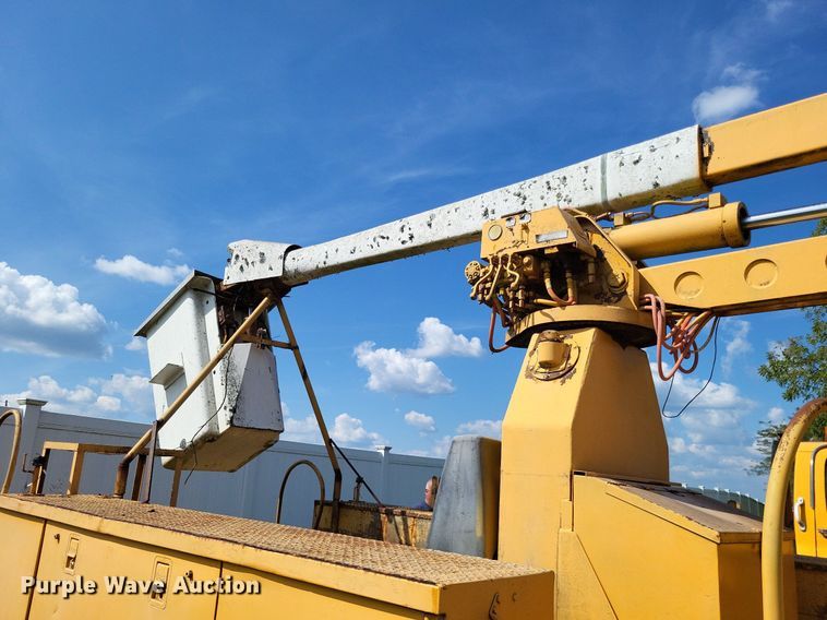 image for item DP5265 1982 GMC C6000  bucket truck