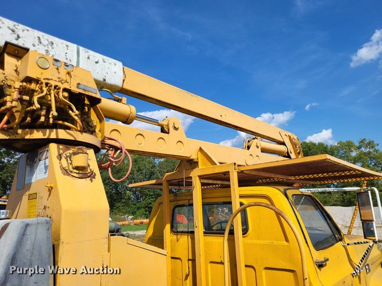 image for item DP5265 1982 GMC C6000  bucket truck