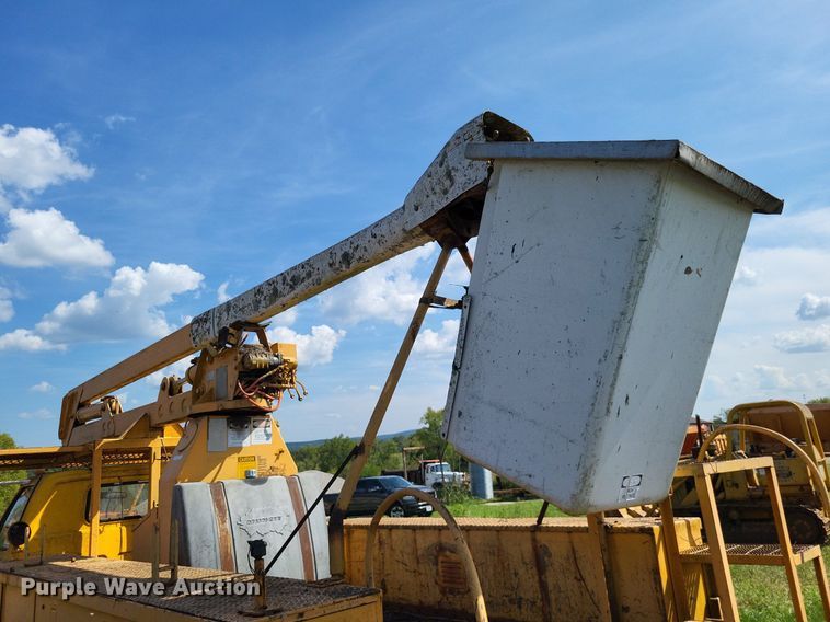 image for item DP5265 1982 GMC C6000  bucket truck