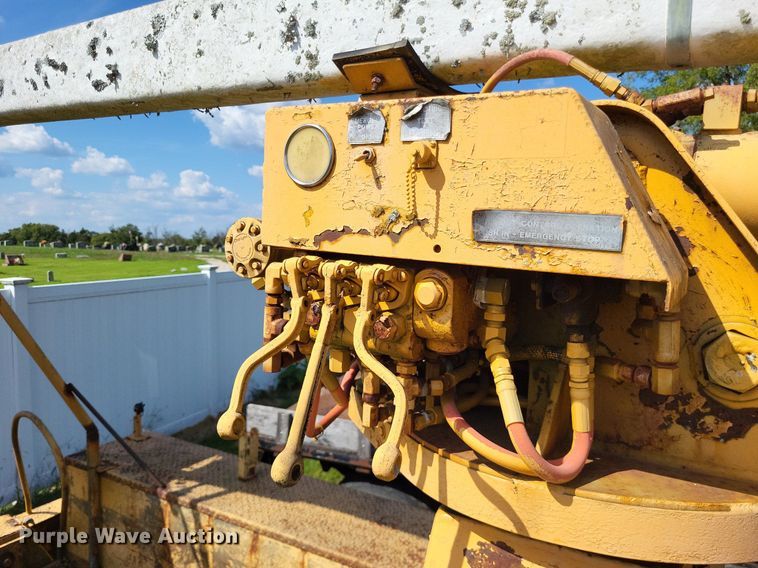 image for item DP5265 1982 GMC C6000  bucket truck