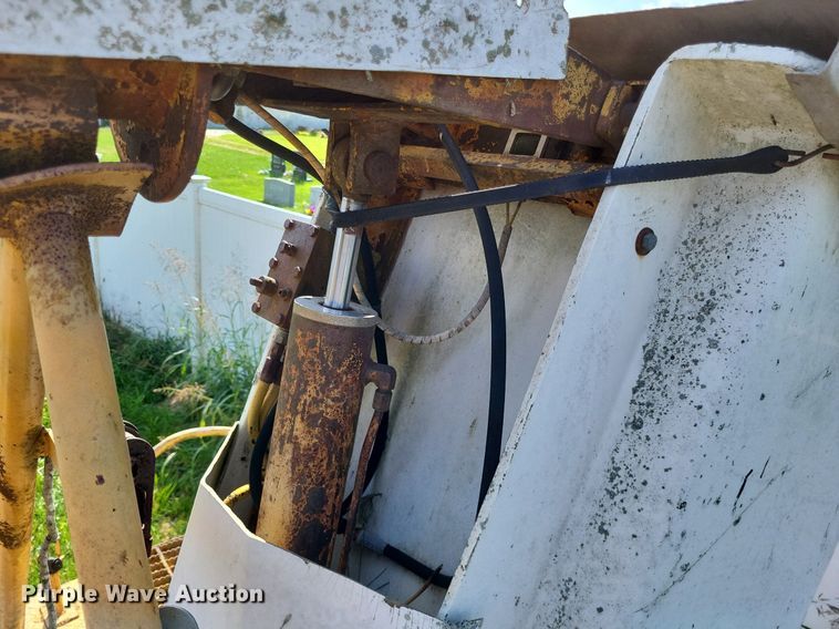 image for item DP5265 1982 GMC C6000  bucket truck