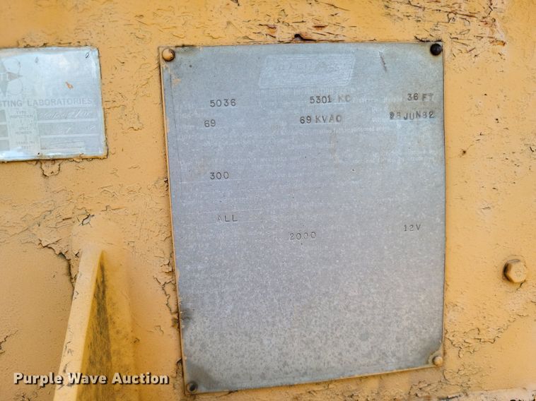 image for item DP5265 1982 GMC C6000  bucket truck