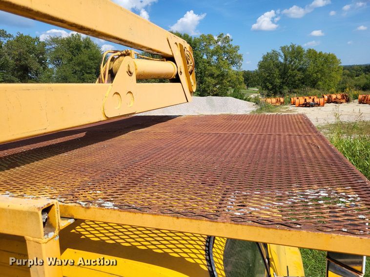 image for item DP5265 1982 GMC C6000  bucket truck