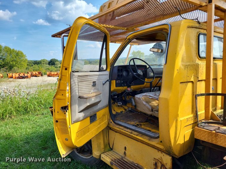 image for item DP5265 1982 GMC C6000  bucket truck