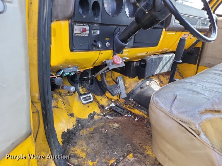 image for item DP5265 1982 GMC C6000  bucket truck