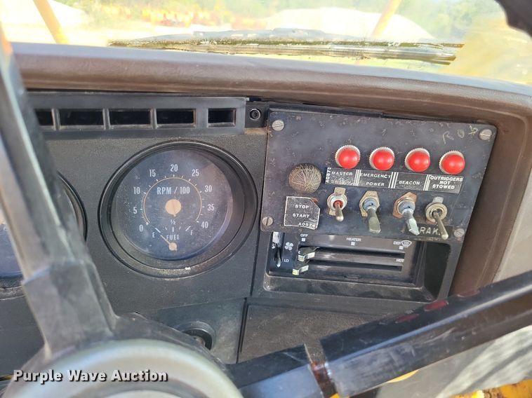 image for item DP5265 1982 GMC C6000  bucket truck