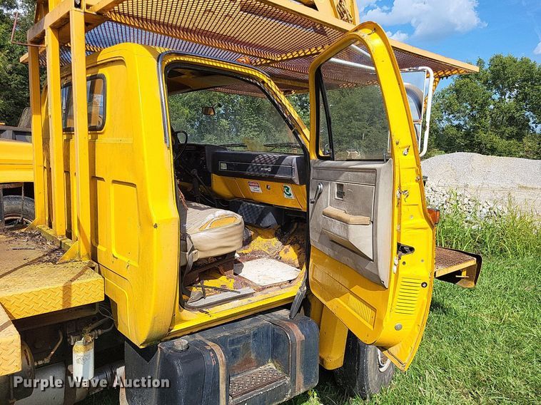 image for item DP5265 1982 GMC C6000  bucket truck