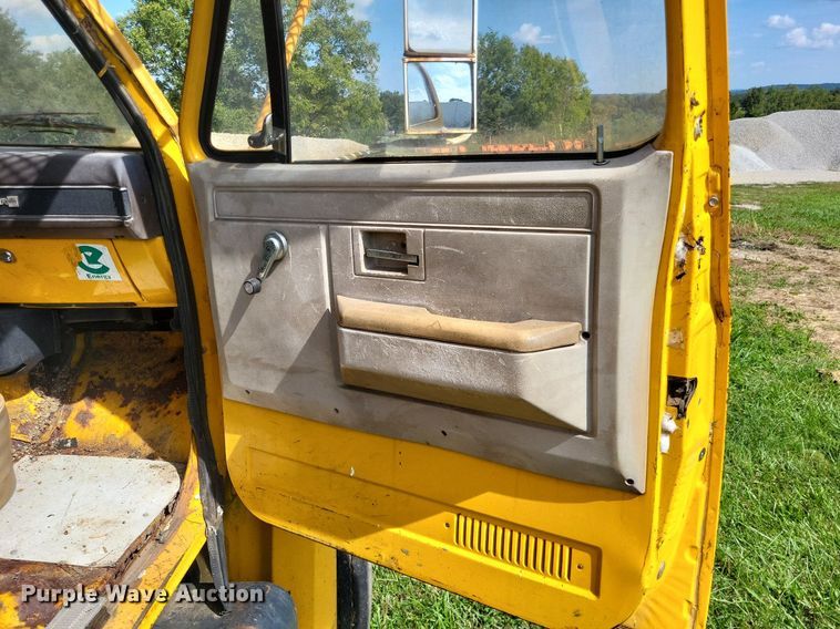 image for item DP5265 1982 GMC C6000  bucket truck