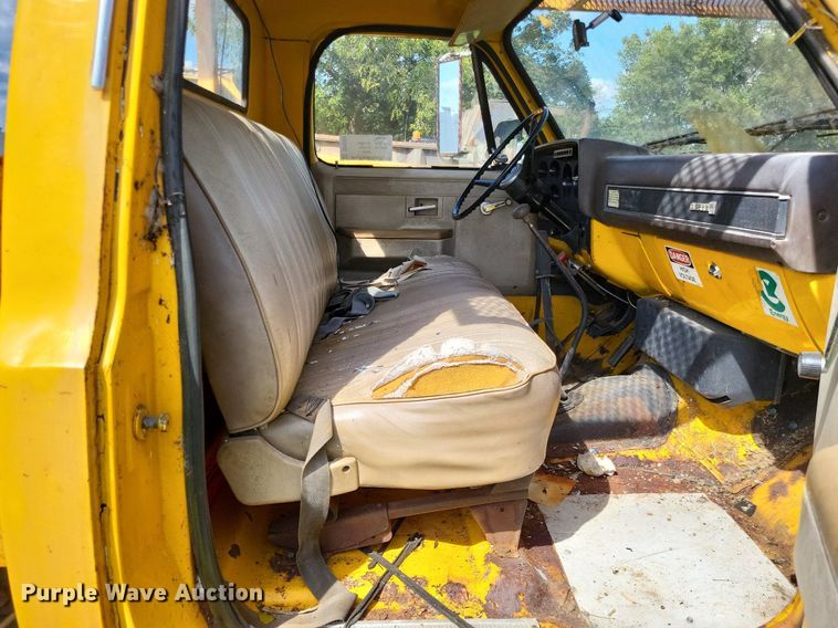 image for item DP5265 1982 GMC C6000  bucket truck