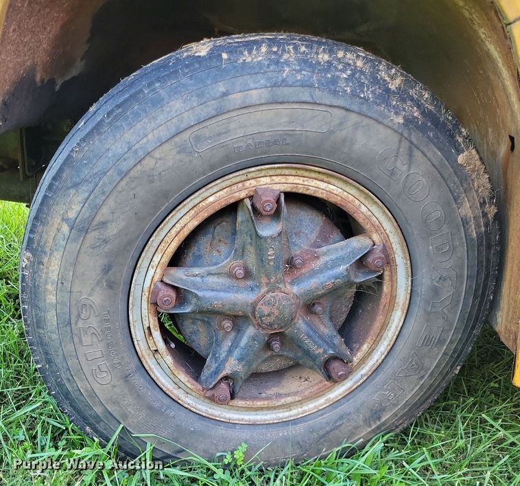 image for item DP5265 1982 GMC C6000  bucket truck