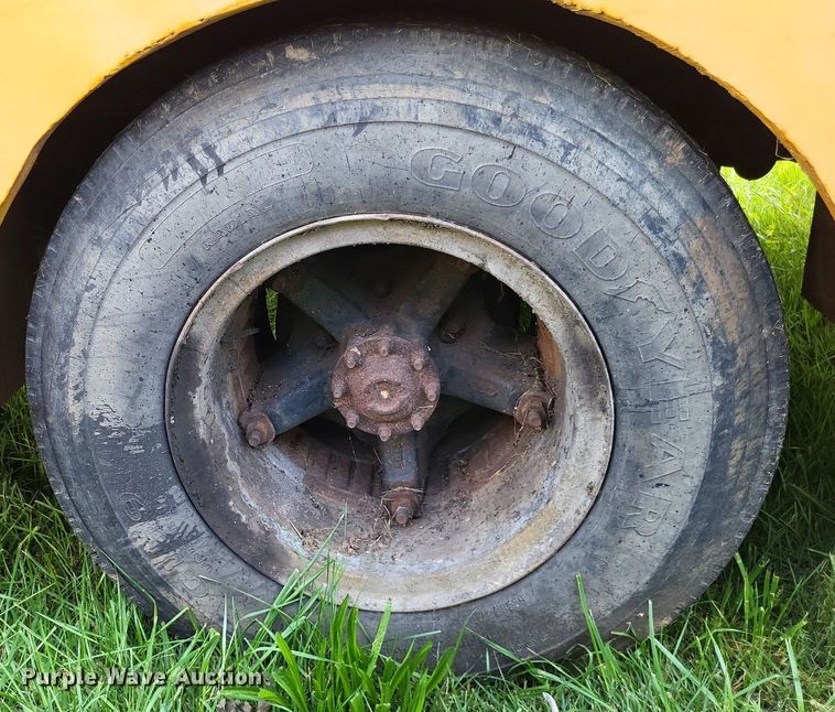 image for item DP5265 1982 GMC C6000  bucket truck