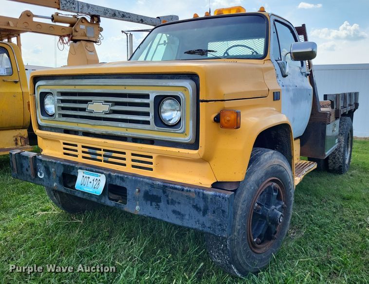 image for item DP5266 1987 Chevrolet C7  flatbed truck