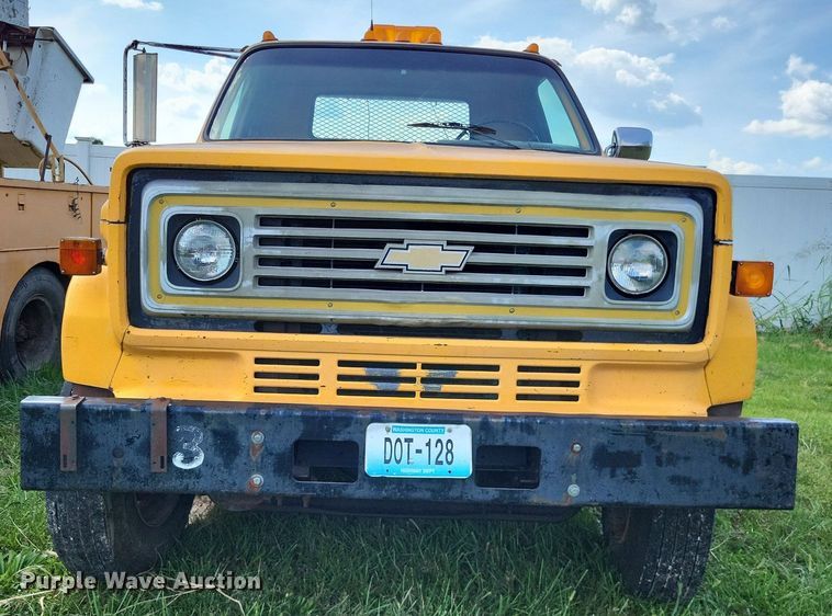 image for item DP5266 1987 Chevrolet C7  flatbed truck