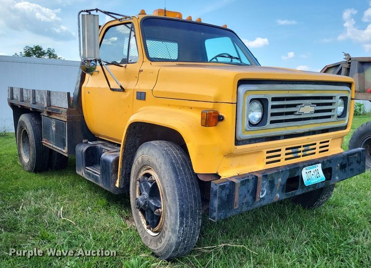 image for item DP5266 1987 Chevrolet C7  flatbed truck