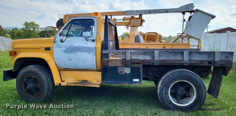 image for item DP5266 1987 Chevrolet C7  flatbed truck