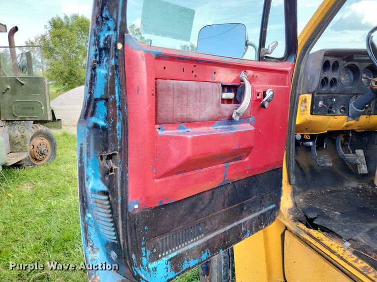 image for item DP5266 1987 Chevrolet C7  flatbed truck