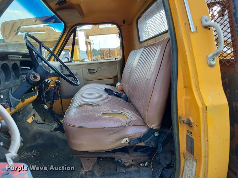 image for item DP5266 1987 Chevrolet C7  flatbed truck