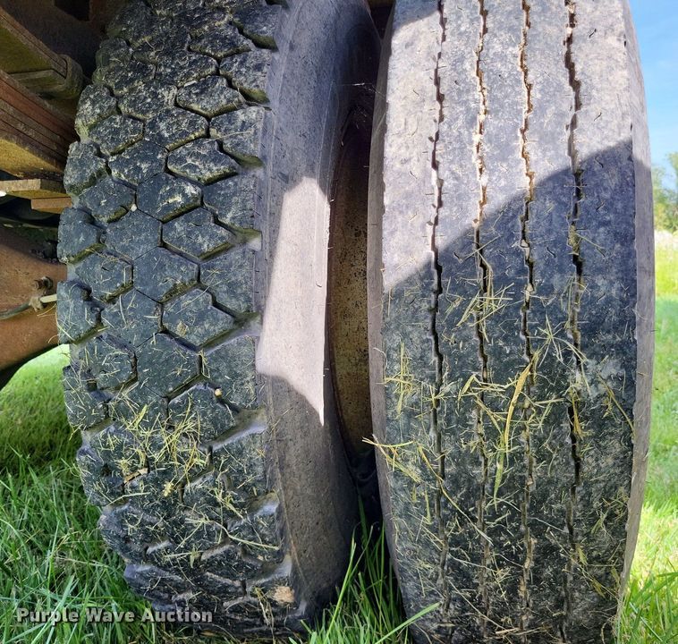 image for item DP5266 1987 Chevrolet C7  flatbed truck