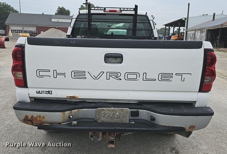 image for item DQ0296 2006 Chevrolet Silverado 2500HD  Ext. Cab pickup truck cab and chassis