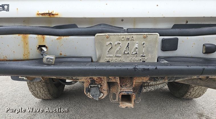 image for item DQ0296 2006 Chevrolet Silverado 2500HD  Ext. Cab pickup truck cab and chassis