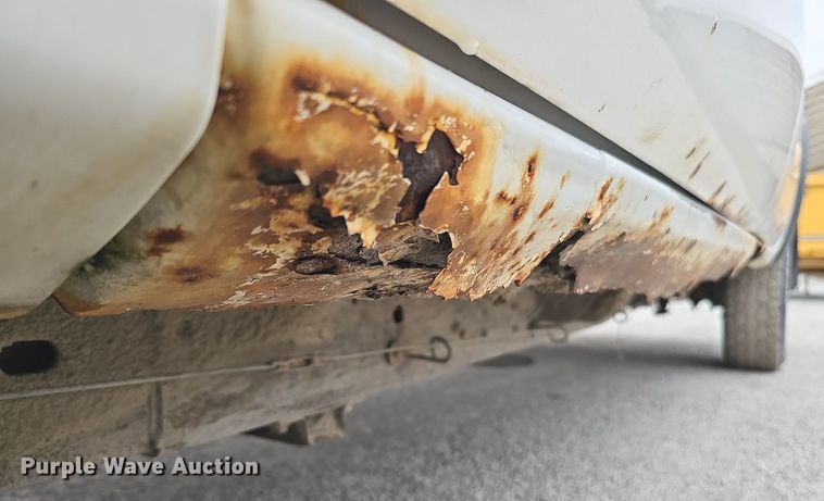 image for item DQ0296 2006 Chevrolet Silverado 2500HD  Ext. Cab pickup truck cab and chassis