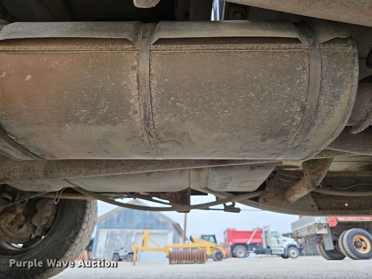 image for item DQ0296 2006 Chevrolet Silverado 2500HD  Ext. Cab pickup truck cab and chassis