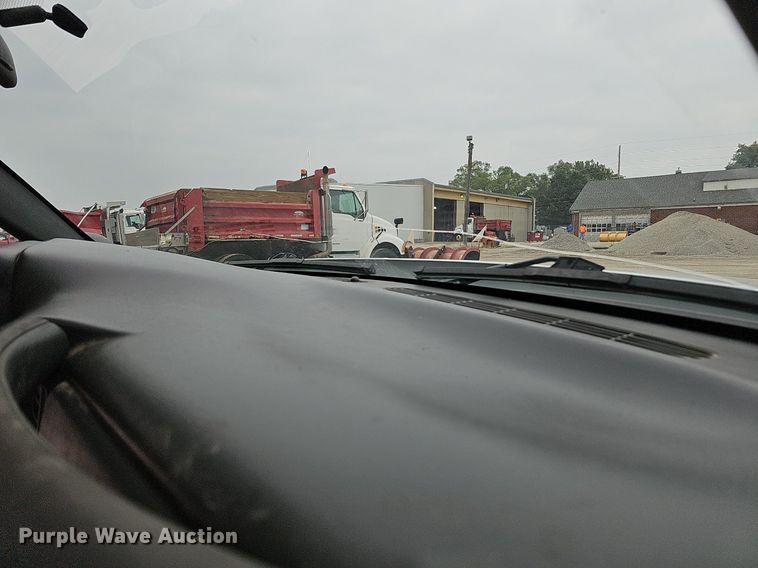 image for item DQ0296 2006 Chevrolet Silverado 2500HD  Ext. Cab pickup truck cab and chassis