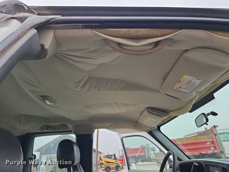 image for item DQ0296 2006 Chevrolet Silverado 2500HD  Ext. Cab pickup truck cab and chassis