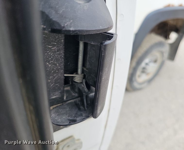 image for item DQ0296 2006 Chevrolet Silverado 2500HD  Ext. Cab pickup truck cab and chassis