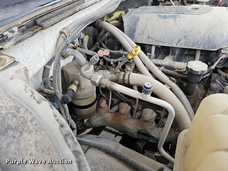 image for item DQ0296 2006 Chevrolet Silverado 2500HD  Ext. Cab pickup truck cab and chassis