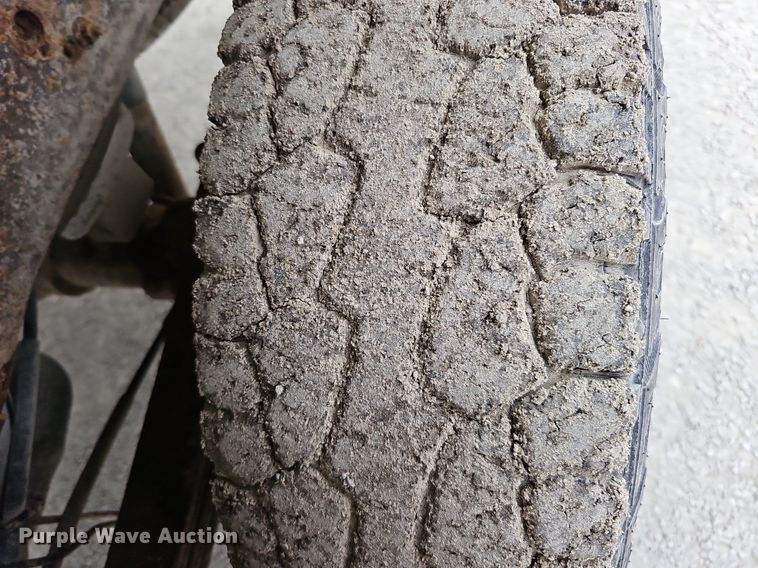 image for item DQ0296 2006 Chevrolet Silverado 2500HD  Ext. Cab pickup truck cab and chassis