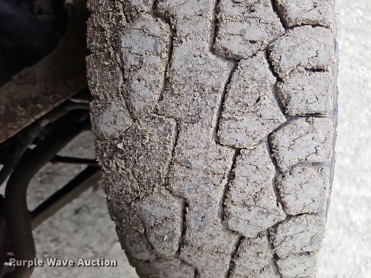 image for item DQ0296 2006 Chevrolet Silverado 2500HD  Ext. Cab pickup truck cab and chassis