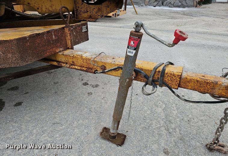 image for item DQ0301 1992 Vermeer 1250BC  wood chipper