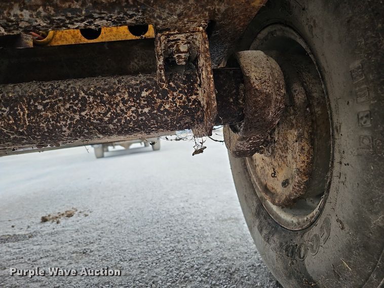 image for item DQ0301 1992 Vermeer 1250BC  wood chipper