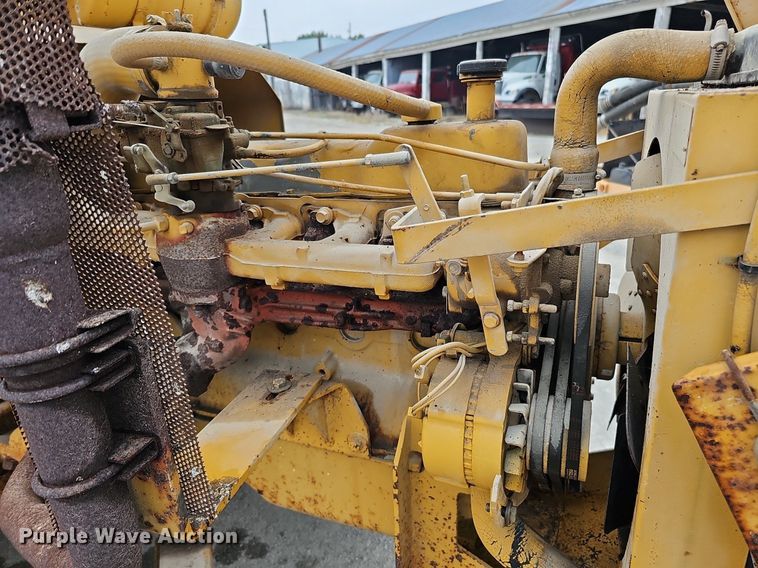 image for item DQ0301 1992 Vermeer 1250BC  wood chipper