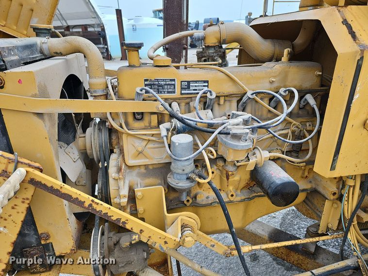 image for item DQ0301 1992 Vermeer 1250BC  wood chipper