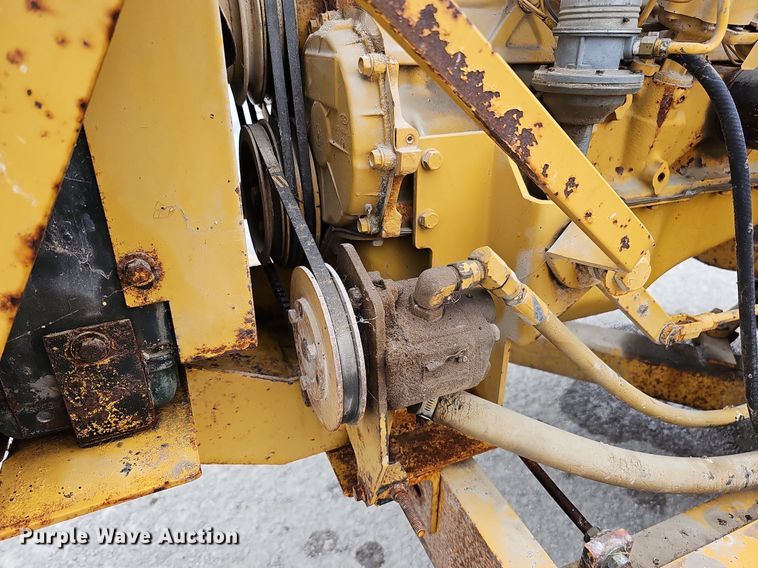 image for item DQ0301 1992 Vermeer 1250BC  wood chipper