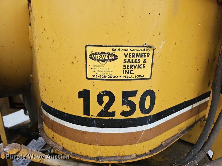 image for item DQ0301 1992 Vermeer 1250BC  wood chipper