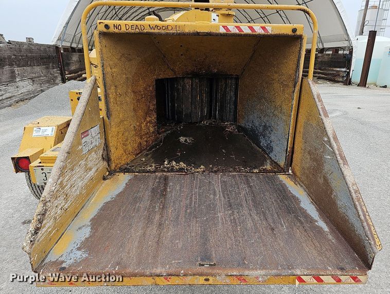 image for item DQ0301 1992 Vermeer 1250BC  wood chipper